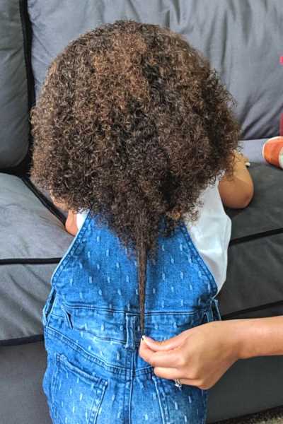child's- hair-dryness