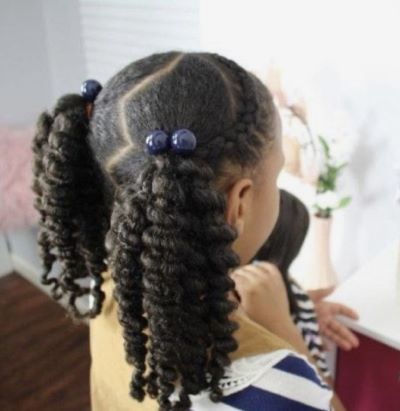 children-natural-hair-divide-hair-into-sections