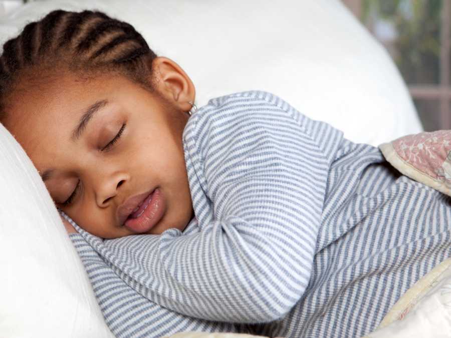 child-hairstyle-too-tight-your-child-cannot-sleep-comfortably