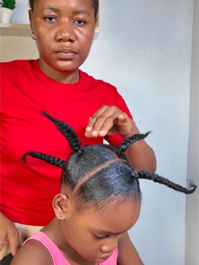 prepare-children's-hair-prepare-the-hair-in-sections